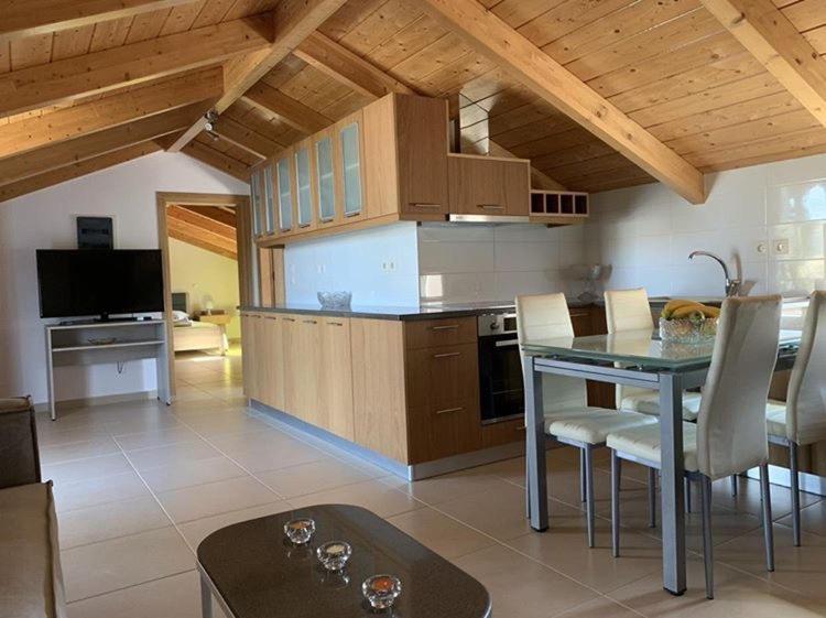 Sofita Attic Apartment Lefkada City Bagian luar foto